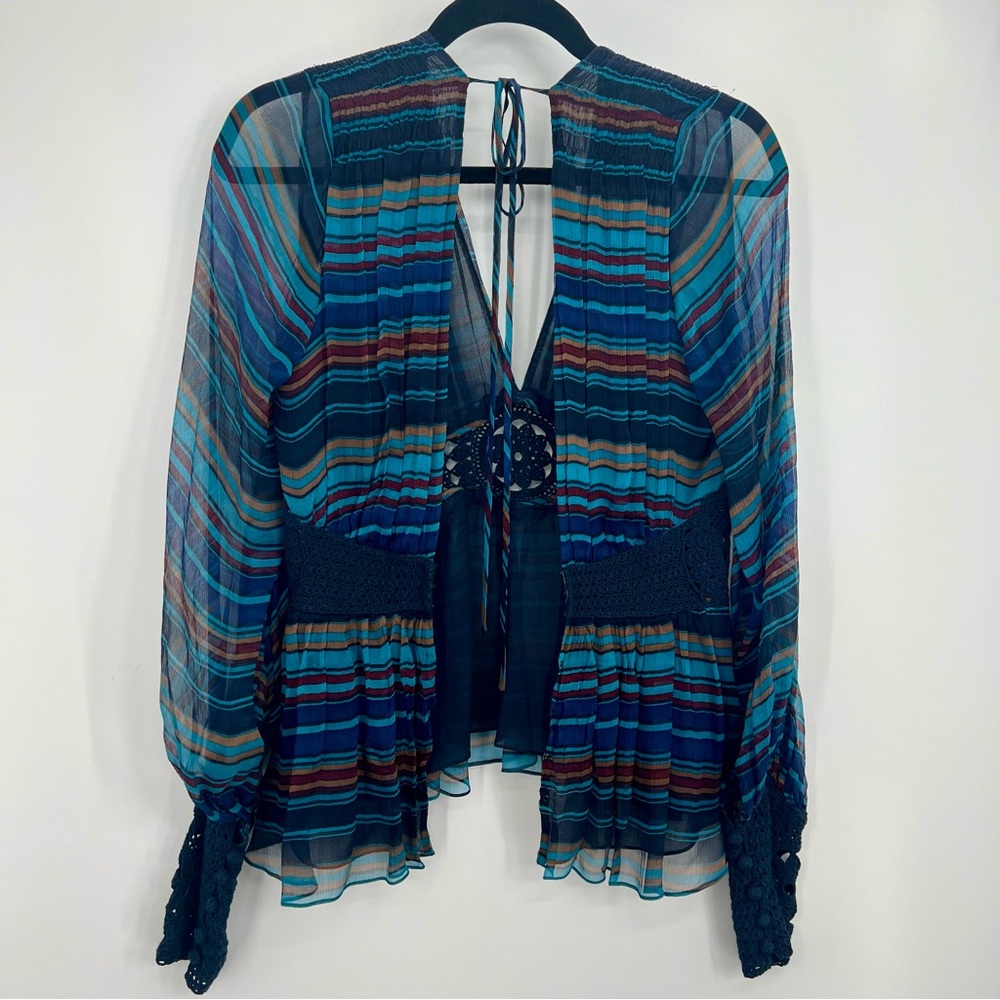 Max Azria Collection Striped Sheer Women Silk Crochet Floral Knit Long Sleeve M
